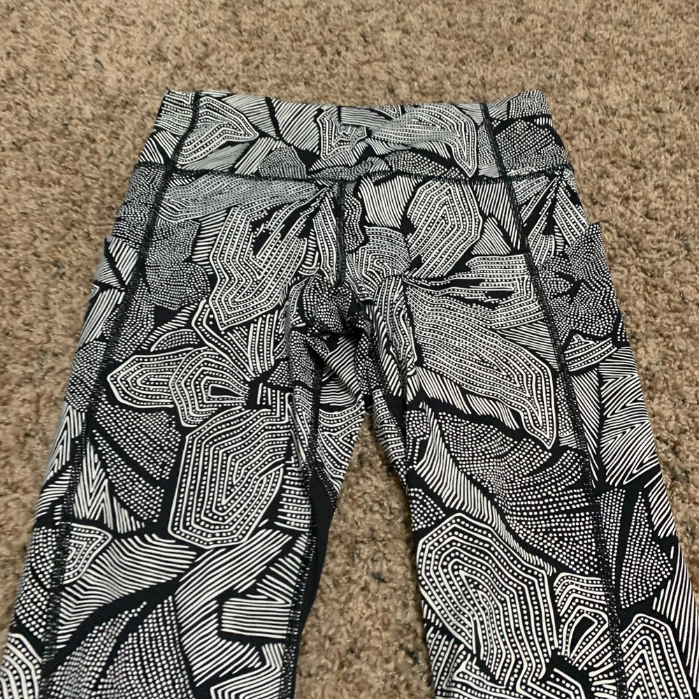 Lululemon Pace Rival Crop (Full-On Luxtreme) - Picture 5 of 8